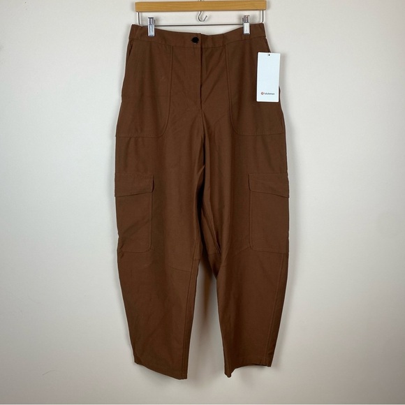 NWT Lululemon Light Utilitech High Rise Cargo Pocket Pants - Picture 1 of 8